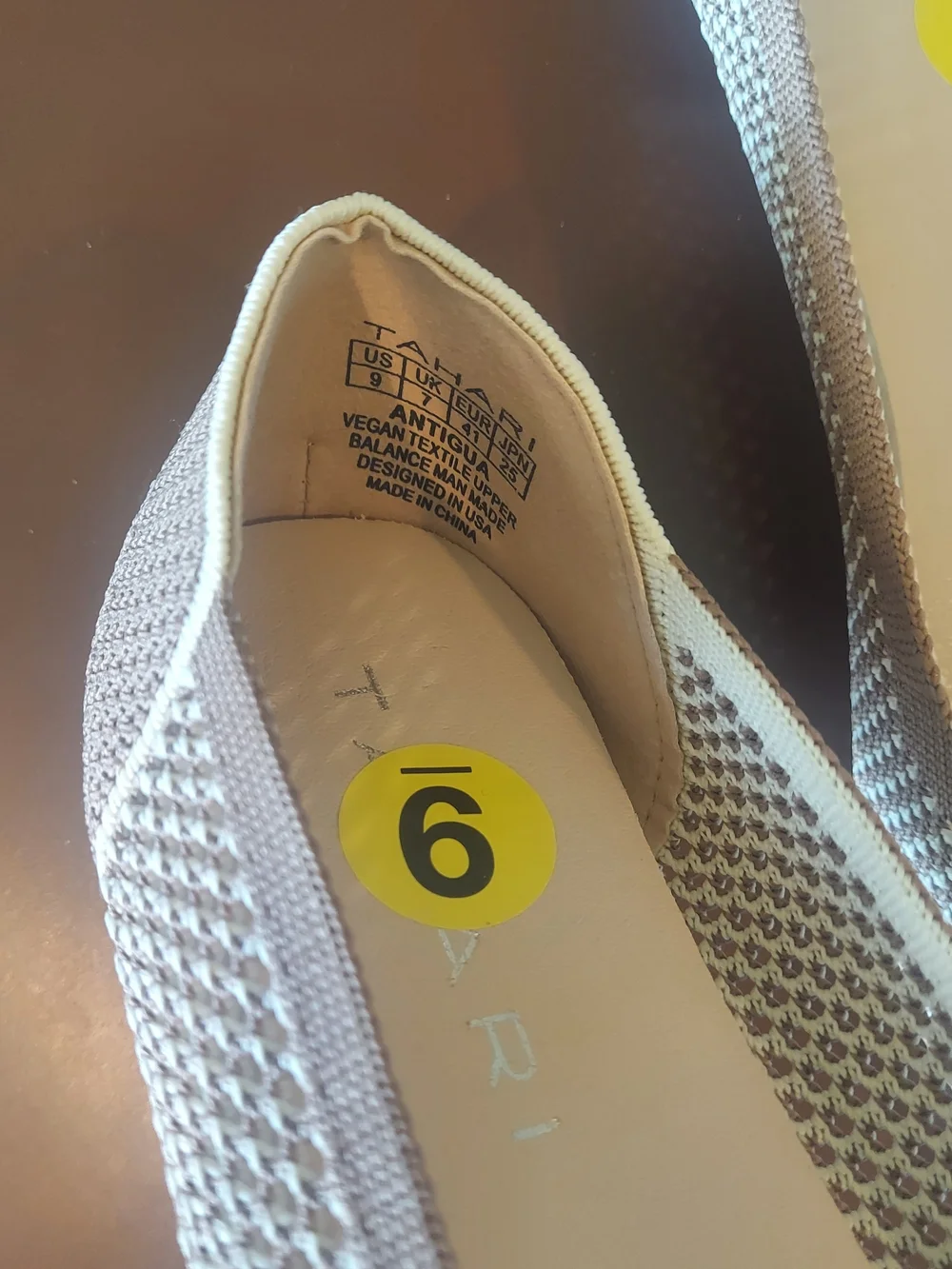 New Tahari Knit Pointed Flats in Taupe and Cream Size 9